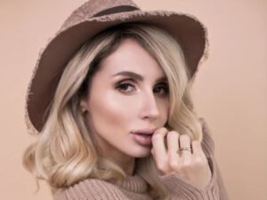 Лободу в бабочке перепутали с Реввой