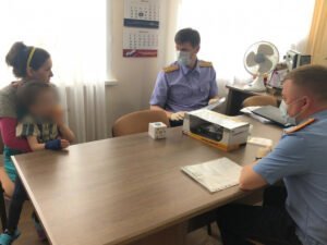 Потрерявшегося малыша одарили 