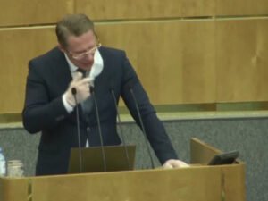 Собчак открестилась от денег Богомолова