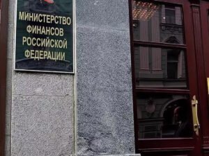 Медики грозят второй и третьей волной COVID-19