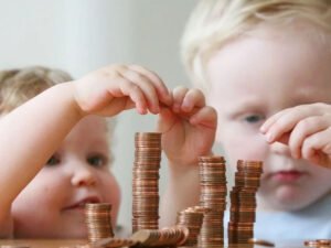 У ПФР снова проблемы с детским пособием в 10 000