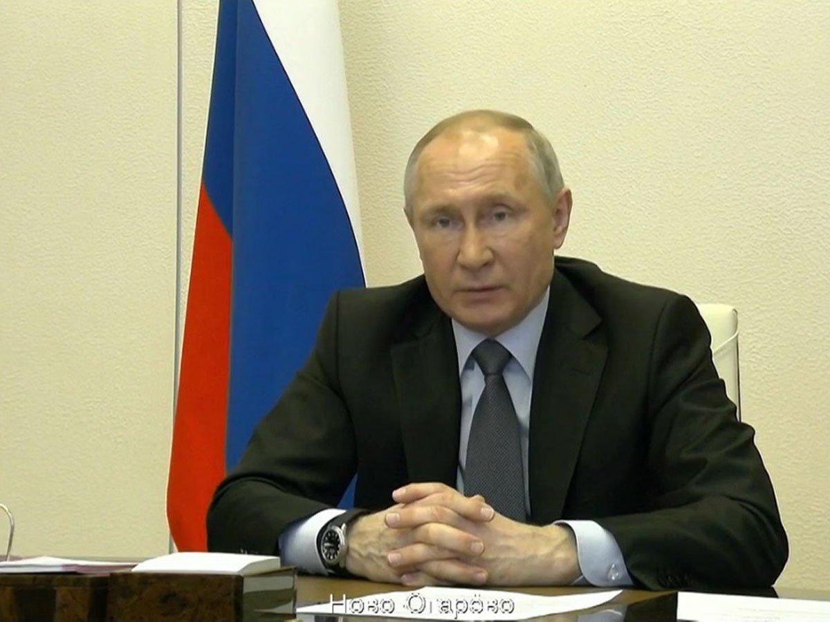 «Почему не сделать сразу?»: Путин устроил разнос министрам, ударив рукой по столу
