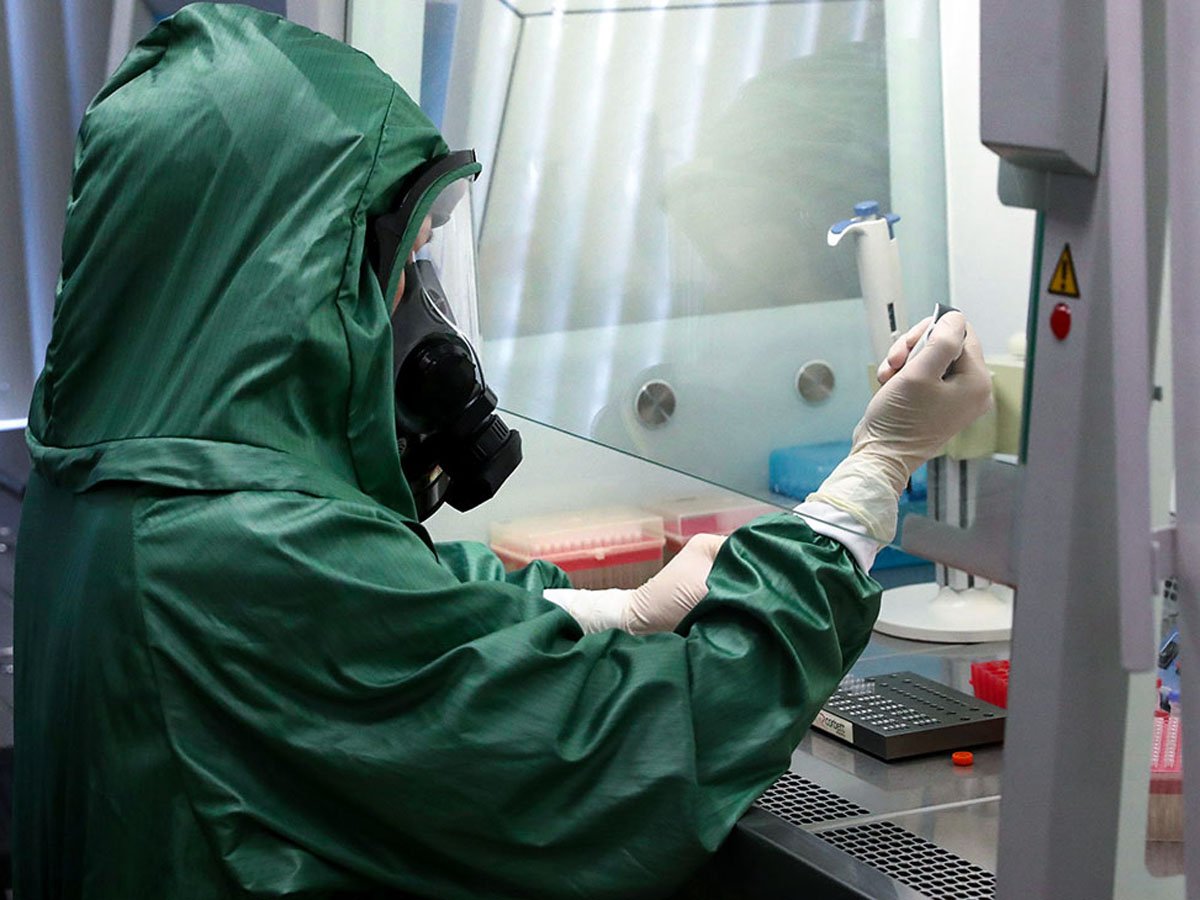 Москвичей с иммунитетом от коронавируса изолируют по решению властей