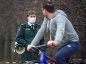 Россиян заваливают штрафами за нарушение карантина