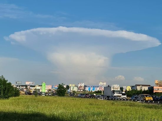 Таинственный «гриб-НЛО» в небе перепугал украинцев