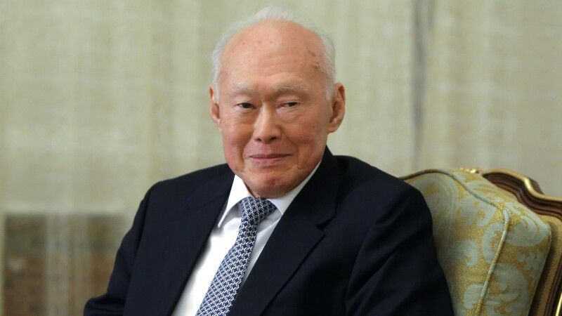 Отец-основатель Сингапура украл идею у Горбачева