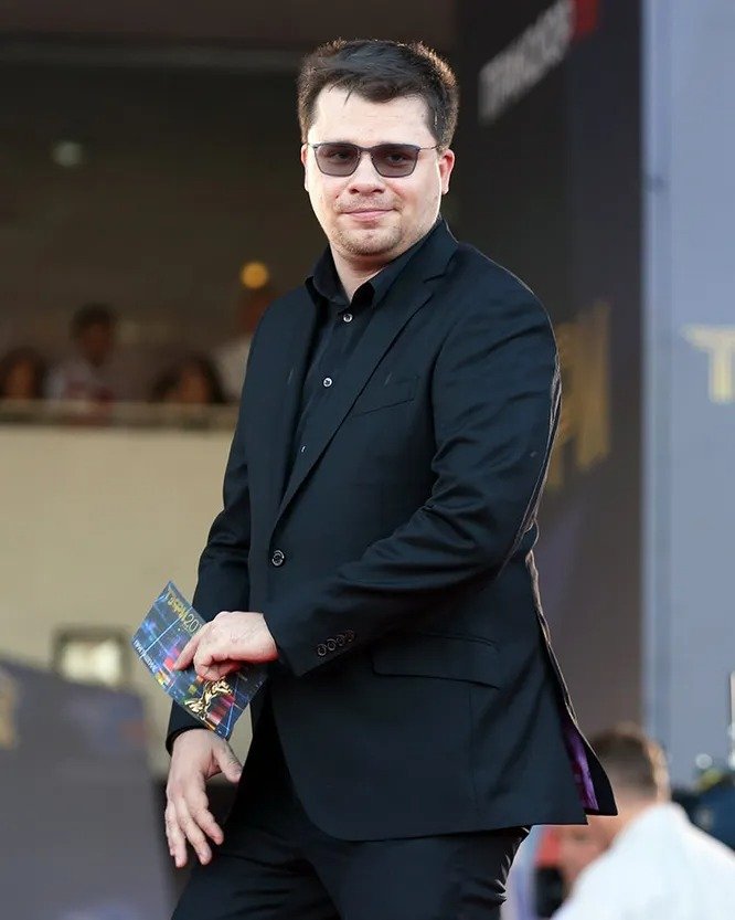 Тимати, Бузова и другие звезды, которые оскандалились с розыгрышами в Сети