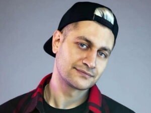 Блогер DAVA получил серьезную травму