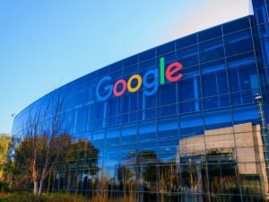 Гугл требуют заплатить за слежку за пользователями