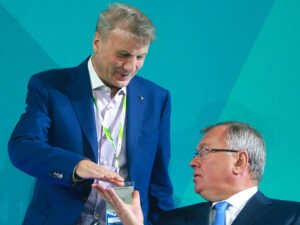 Греф и Костин попросили правительство меньше поддерживать бизнес и гграждан