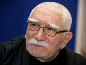 Армен Джигарханян госпитализирован с инсультом