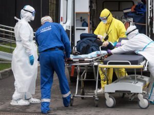 Попова рассказала о сроках второй волны коронавируса