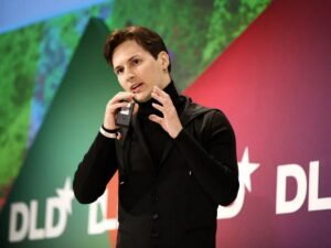 Дуров пригрозил судом Instagram и Facebook