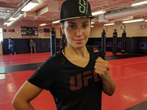 Антонина Шевченко показала лицо после 45 ударов