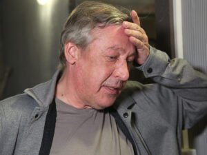 Сколько зарабатывает Ефремов