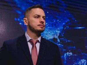 Журналист Вестей Владимир Жаринов