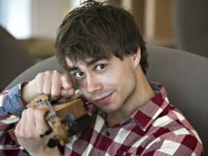 Александр Рыбак рассказал о самоуничтожении таблетками