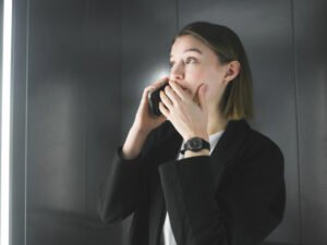 Эксперты: коронавирус распространяется через дыхание и разговоры