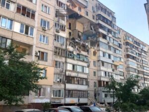 В жилом доме в Киеве прогремел мощный взрыв