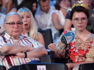 Петросян съехал от молодой жены