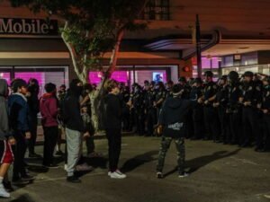 Россияне отстояли с оружием ресторан в США