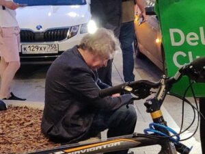 Пьяный Михаил Ефремов попал в ДТП в центре Москвы