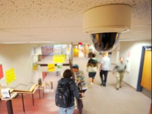 В российских школах установят камеры с функцией распознавания лиц