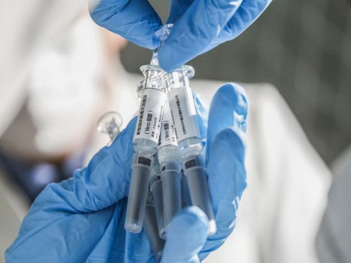 Добровольцы проходят испытания вакцины от коронавируса