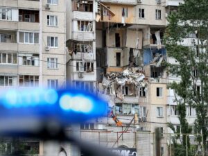 Момент взрыва в киевской многоэтажке попал на видео