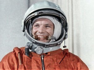 Лифты Роскомоса заговорят голосом Гагарина