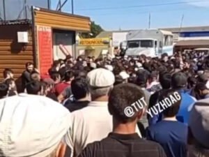 В Дагестане жители протестуют против избитого за нарушение самоизоляции старика (ВИДЕО)