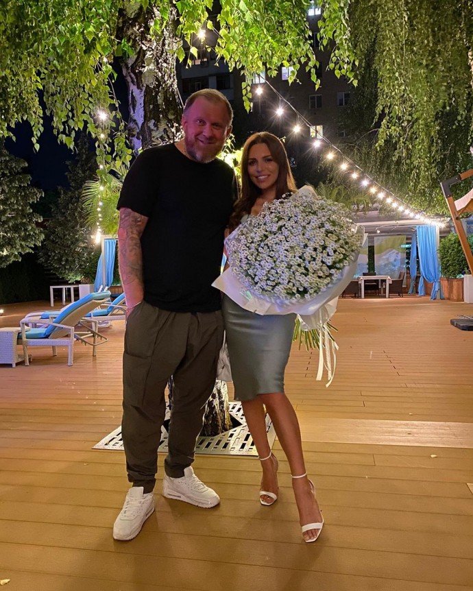Телеведущий Константин Ивлев женится спустя две недели после развода
