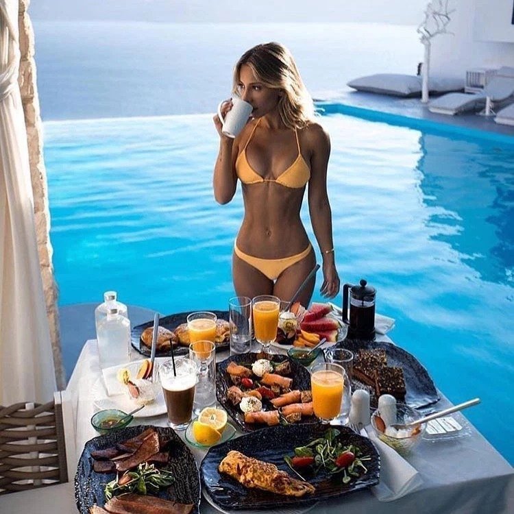 Фото «золотой молодежи» с отдыха