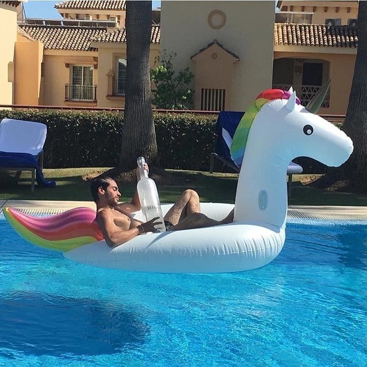 Фото «золотой молодежи» с отдыха