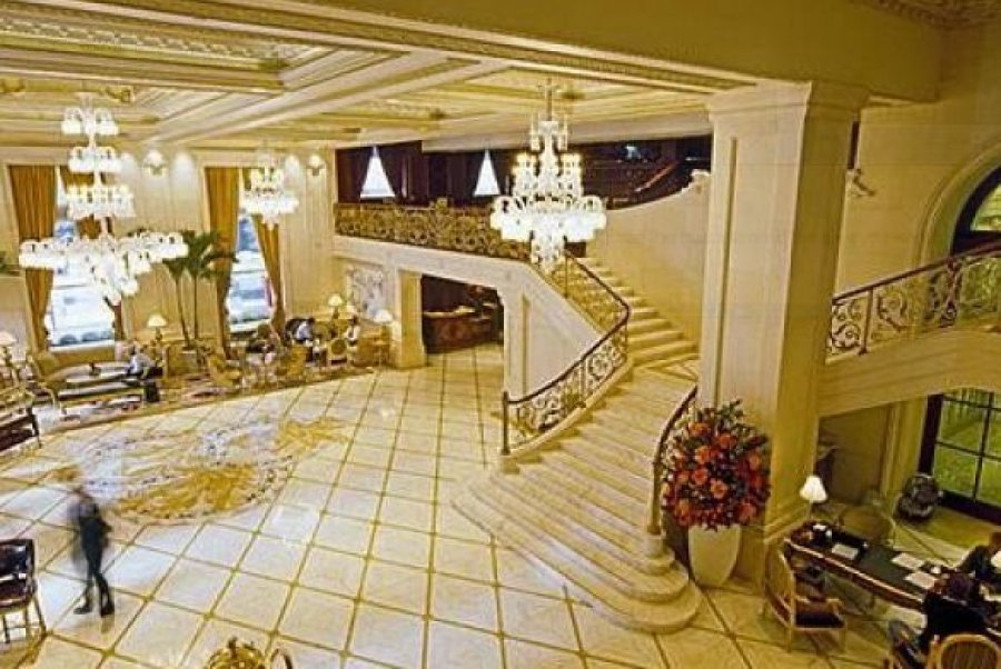 Звездные владения: как российские знаменитости обосновались за границей