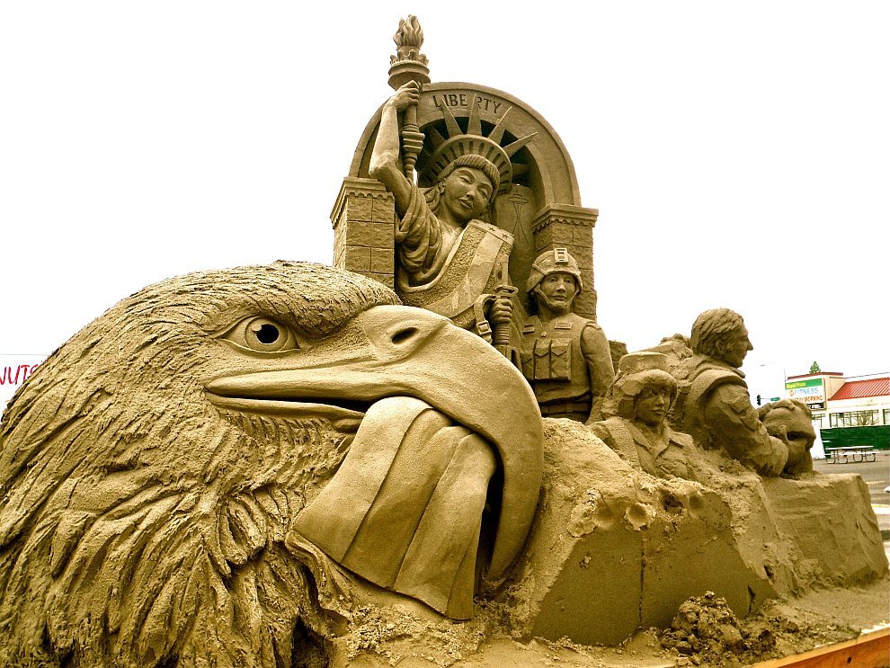 Удивительные песчаные скульптуры