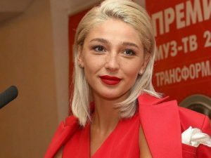 Настя Ивлеева показал условия жизни мамы