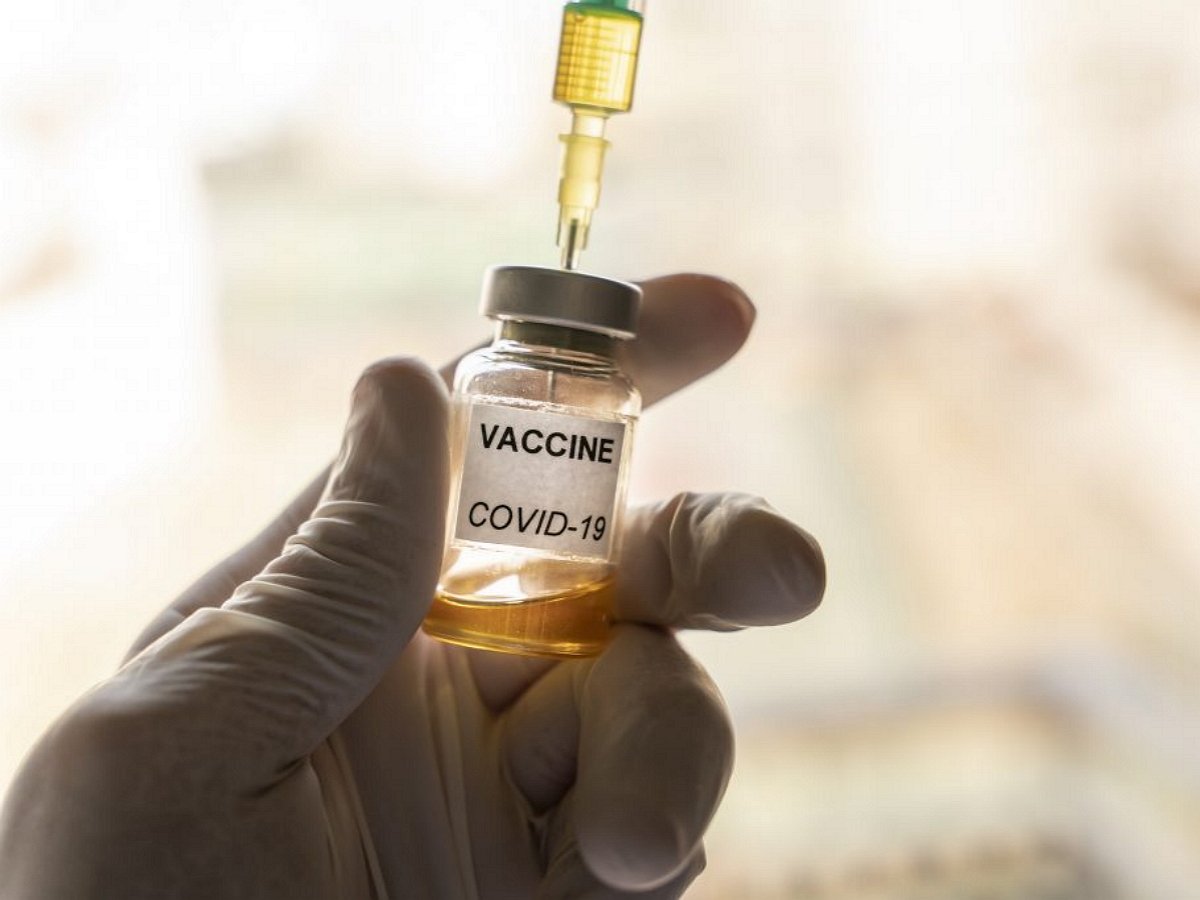 Вирусолог отказался делать прививку от COVID-19