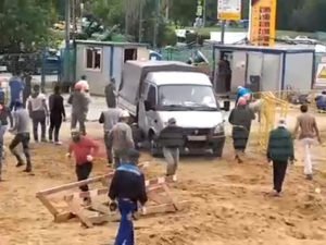 Массовая драка из-за невыплаты зарплат в Москве