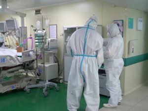 С начала эпидемии от коронавируса в России умерли более 12 000 человек