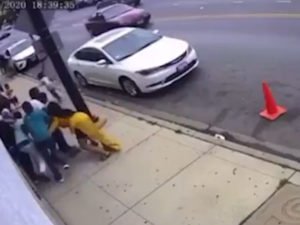 Расстрел людей на похоронах в США попал на видео