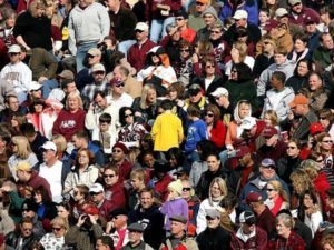 По данным ВЦИОМ более половины россиян недовольны своей жизнью