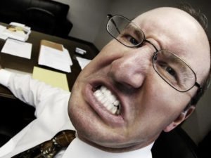 Принят в первом чтении проект о штрафах за хамство чиновников