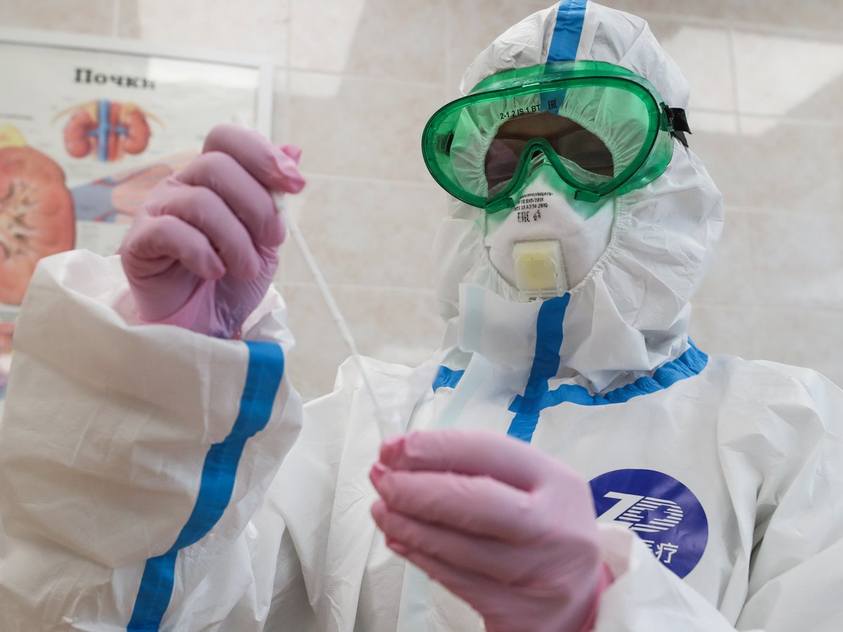 В России за сутки коронавирус обнаружили еще у 6635 человек