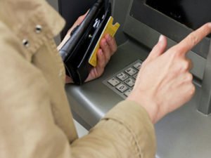 Госдума вводит полный контроль за операциями с наличными