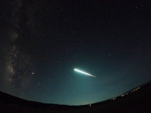 Взрыв метеорита в небе над Токио