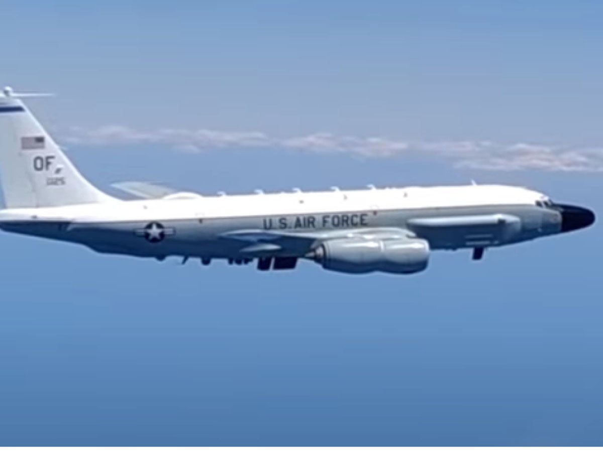 Видео перехвата самолета США у российских границ появилось в Се ити