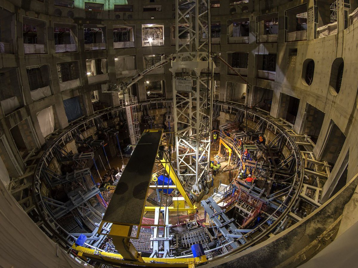 Во Франции собирают Международное сообщество приступило к сборке реактора ITER