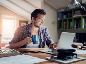 В России назвали самые высокооплачиваемые вакансии удалённой работы