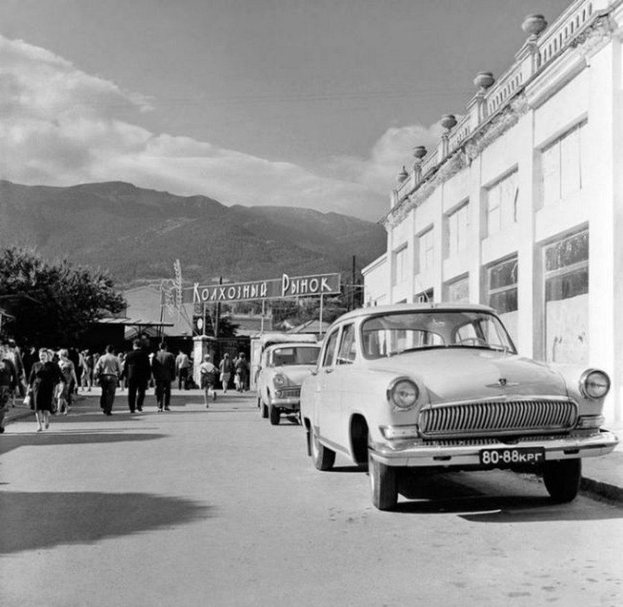 Бункер Гитлера, Кастро на ледяной горке и другие редкие исторические фото